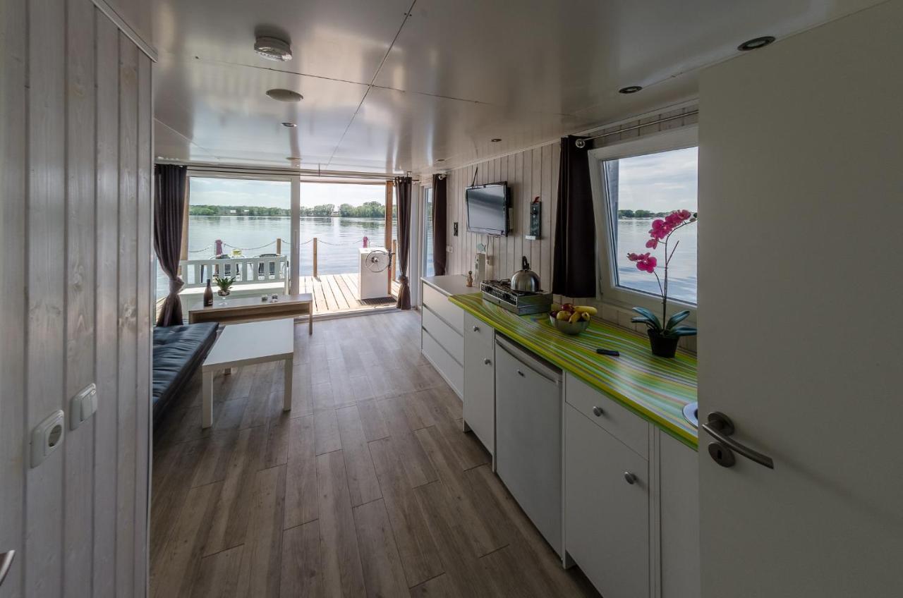 Feststehendes Hausboot Hotell Kolonie Zern Eksteriør bilde